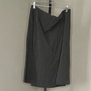 Gray business skirt. A line. Back zipper.